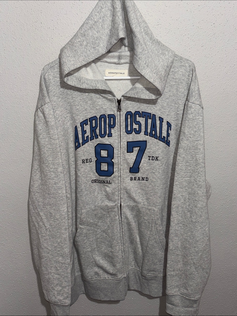 Aeropostale - NWOT - Men’s Light Gray Full-Zip Hoodie with Blue Logo (size XXL)